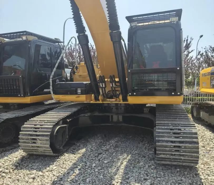 Caterpillar CAT 325D 2023